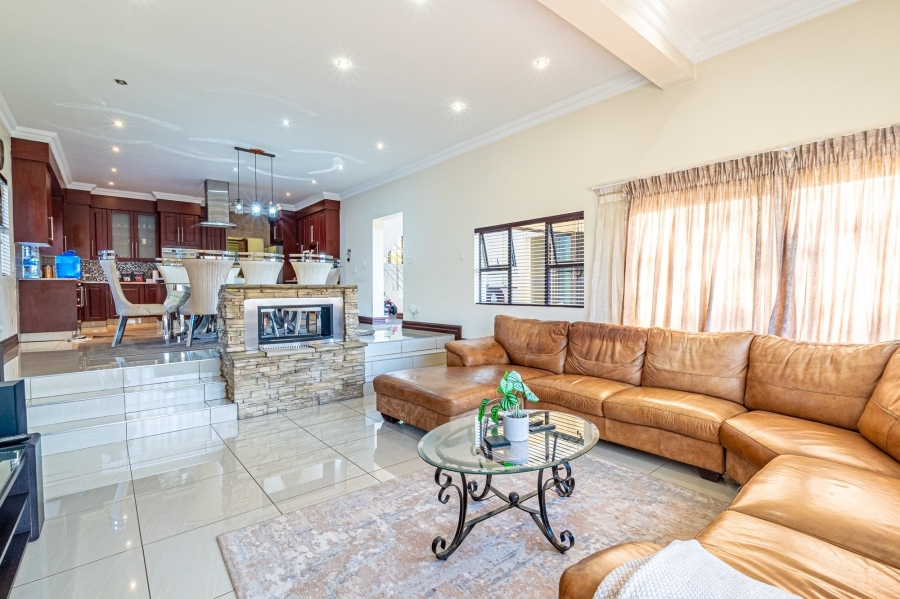 4 Bedroom Property for Sale in Blue Valley Golf Estate Gauteng