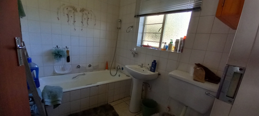 To Let 4 Bedroom Property for Rent in Rant En Dal Gauteng