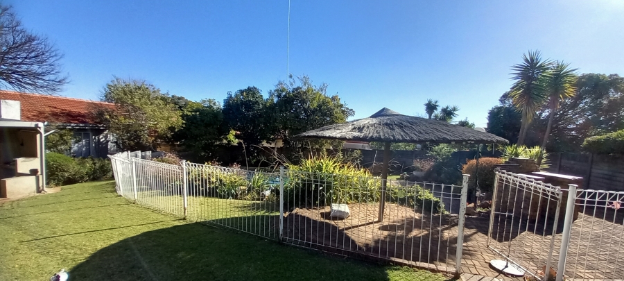 To Let 4 Bedroom Property for Rent in Rant En Dal Gauteng