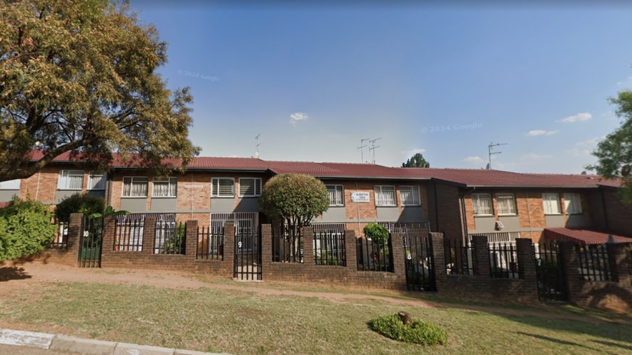 2 Bedroom Property for Sale in South Crest Gauteng