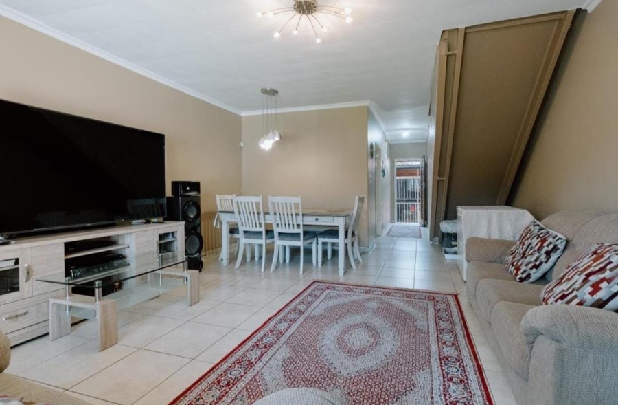 2 Bedroom Property for Sale in South Crest Gauteng