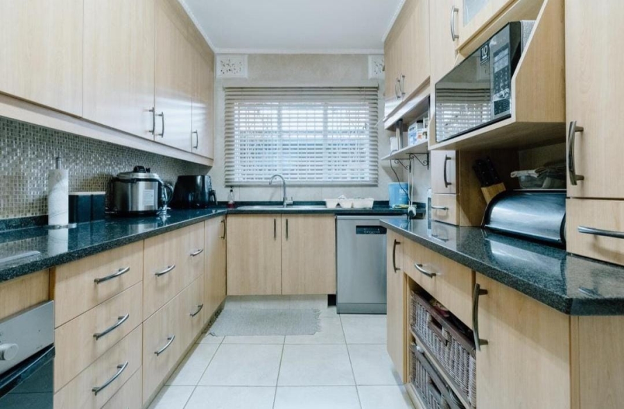 2 Bedroom Property for Sale in South Crest Gauteng