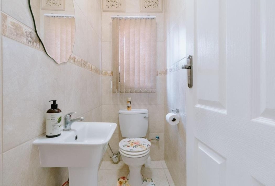 2 Bedroom Property for Sale in South Crest Gauteng