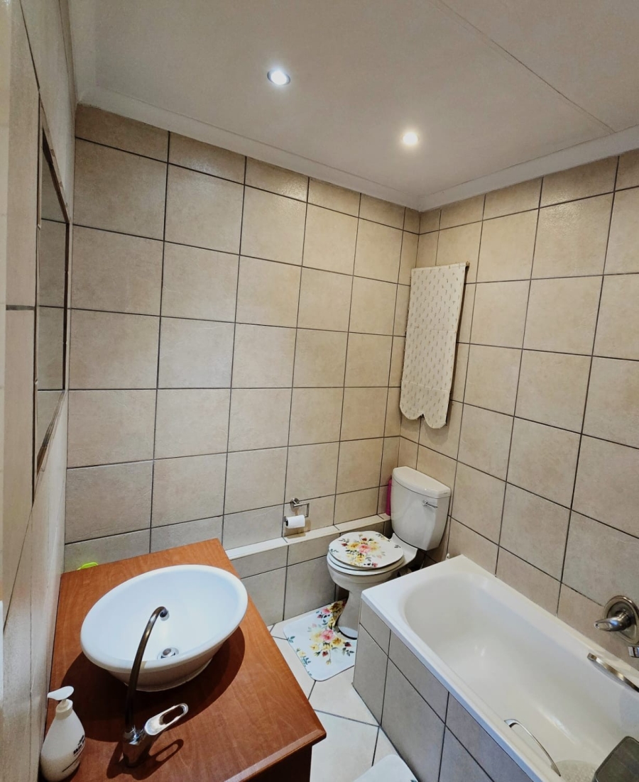 2 Bedroom Property for Sale in South Crest Gauteng