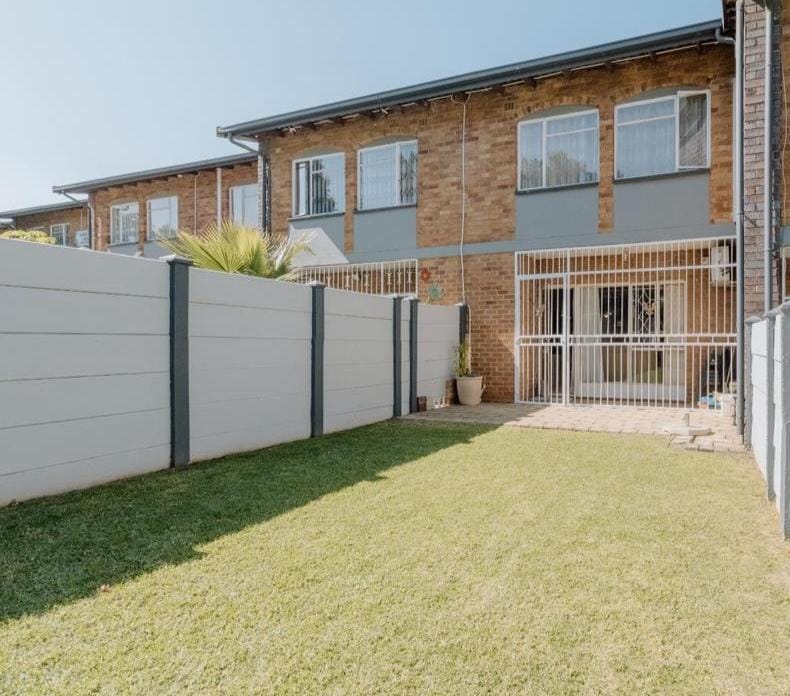 2 Bedroom Property for Sale in South Crest Gauteng