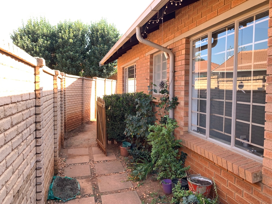 To Let 3 Bedroom Property for Rent in Willow Park Manor Gauteng