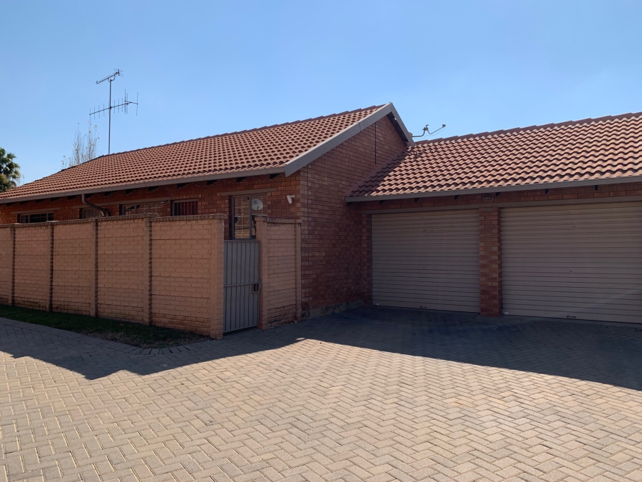 To Let 3 Bedroom Property for Rent in Willow Park Manor Gauteng