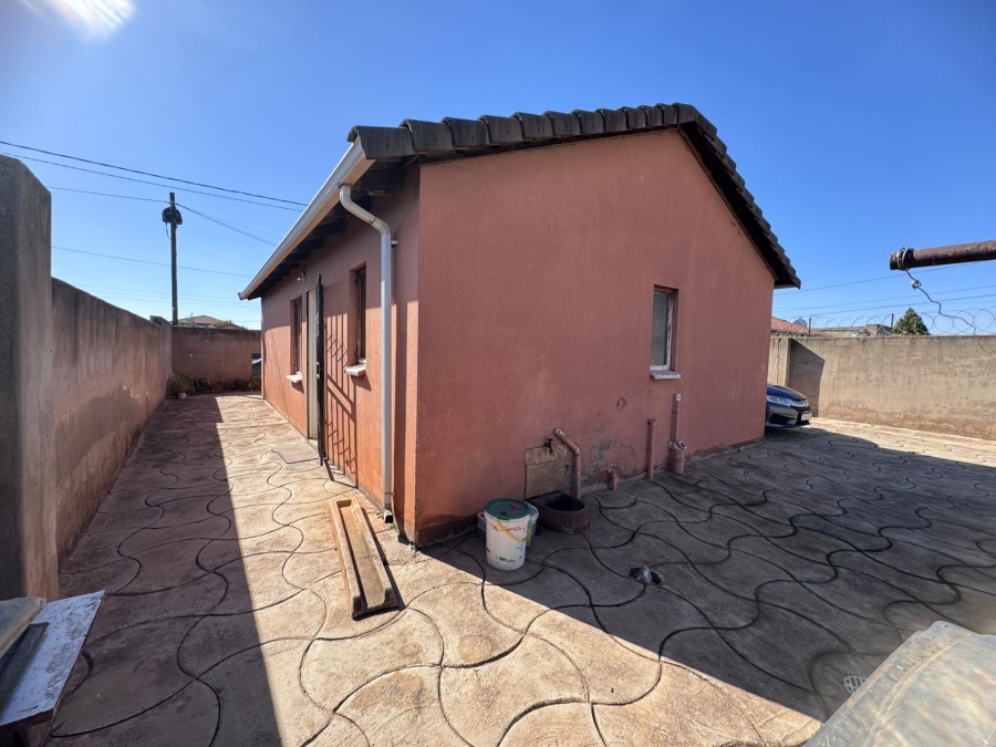3 Bedroom Property for Sale in Protea Glen Gauteng
