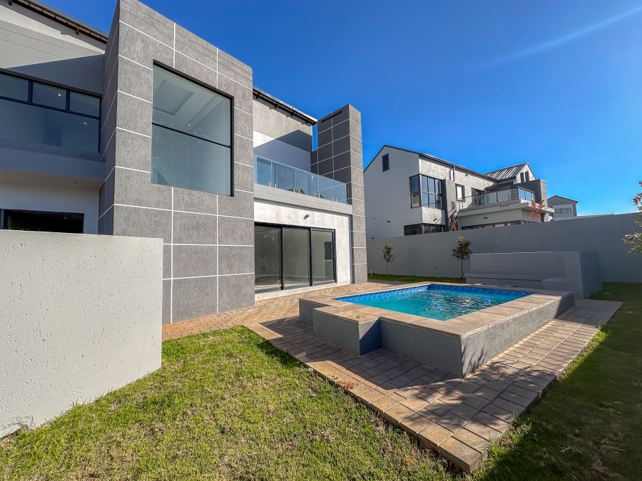 4 Bedroom Property for Sale in Fountainbrook Estate Gauteng