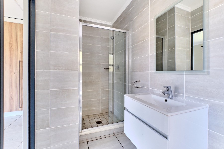 To Let 2 Bedroom Property for Rent in Waterfall Gauteng