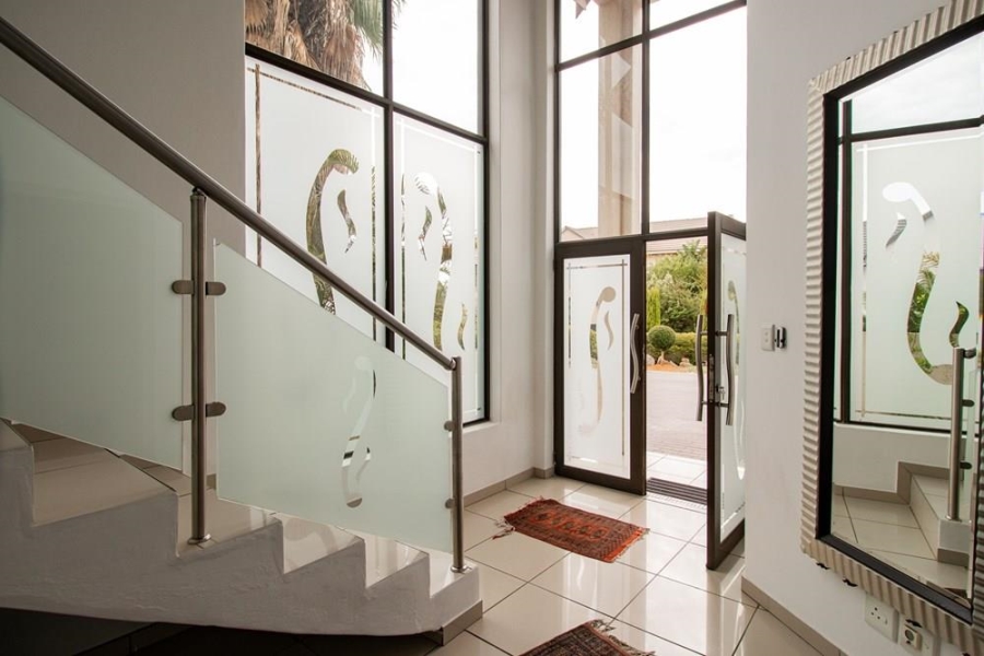 5 Bedroom Property for Sale in Kosmosdal Gauteng