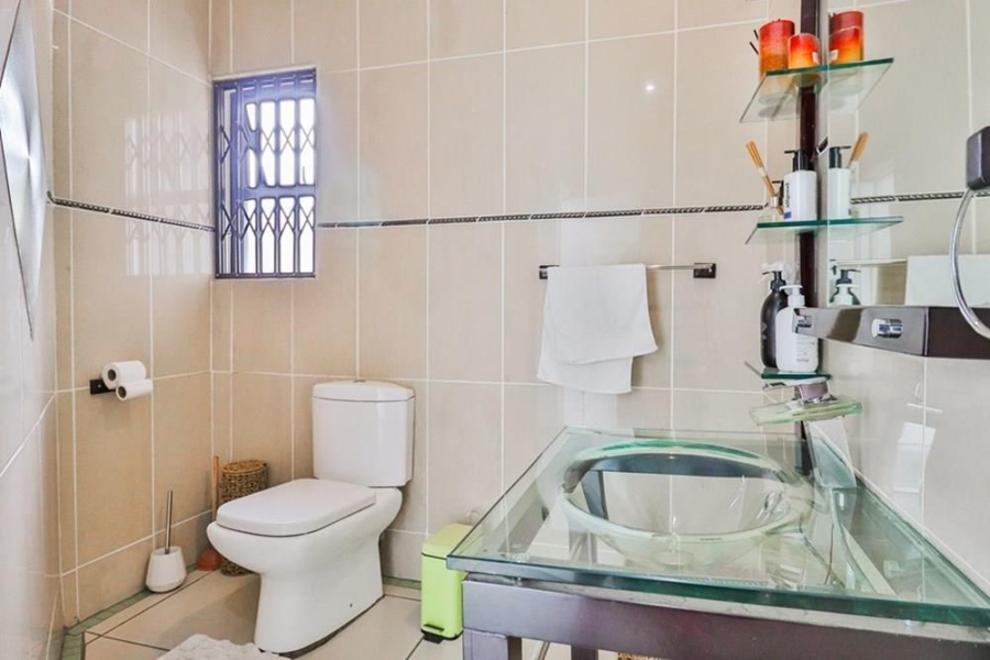 5 Bedroom Property for Sale in Kosmosdal Gauteng