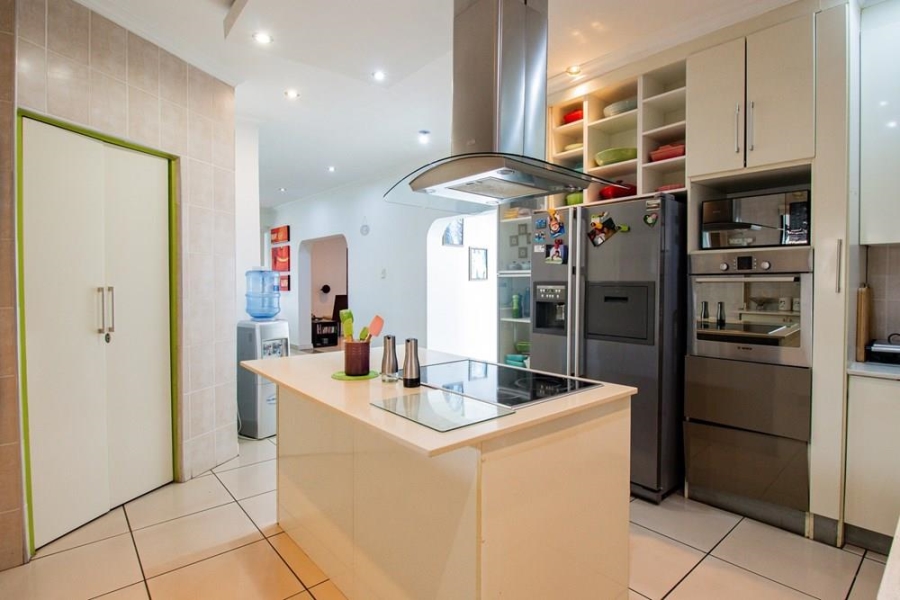 5 Bedroom Property for Sale in Kosmosdal Gauteng