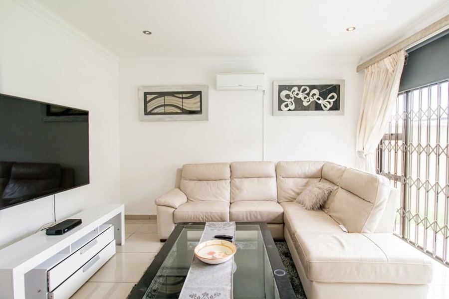 5 Bedroom Property for Sale in Kosmosdal Gauteng