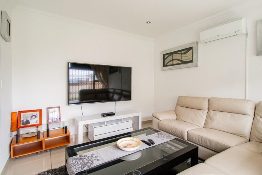 5 Bedroom Property for Sale in Kosmosdal Gauteng