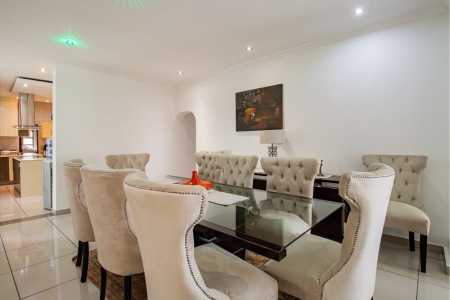 5 Bedroom Property for Sale in Kosmosdal Gauteng