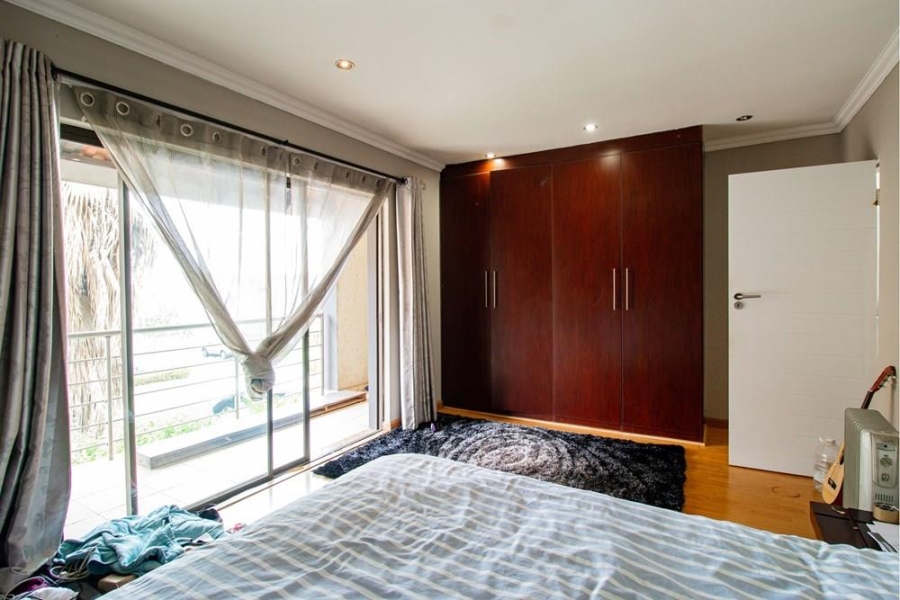 5 Bedroom Property for Sale in Kosmosdal Gauteng