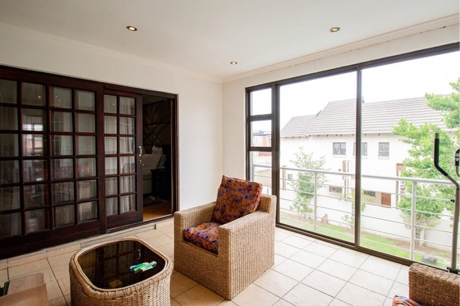 5 Bedroom Property for Sale in Kosmosdal Gauteng