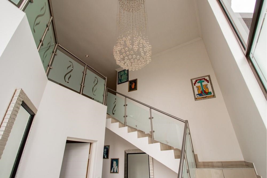 5 Bedroom Property for Sale in Kosmosdal Gauteng