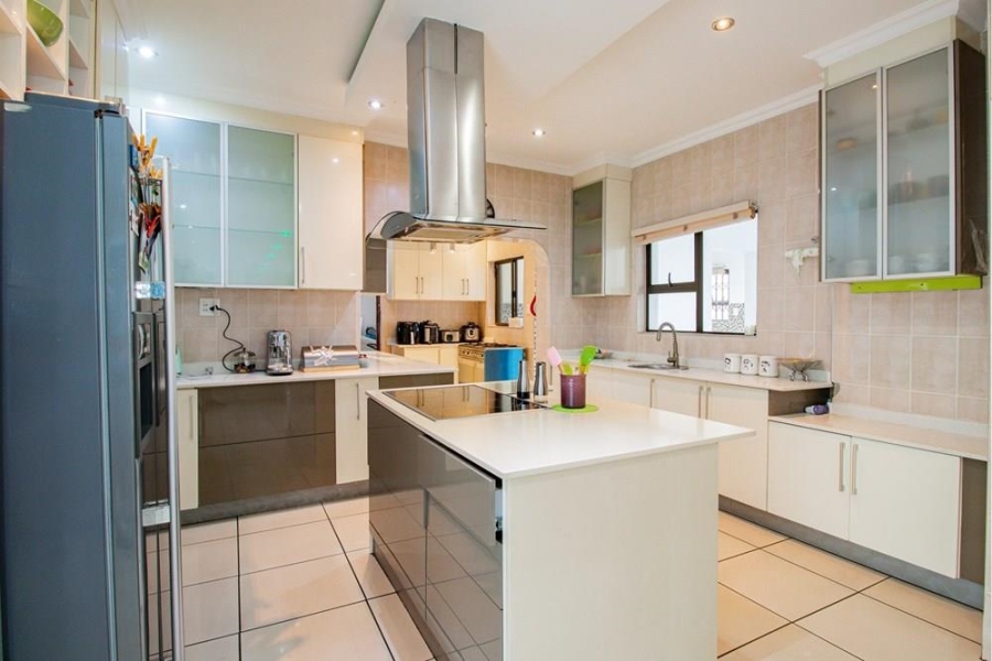 5 Bedroom Property for Sale in Kosmosdal Gauteng