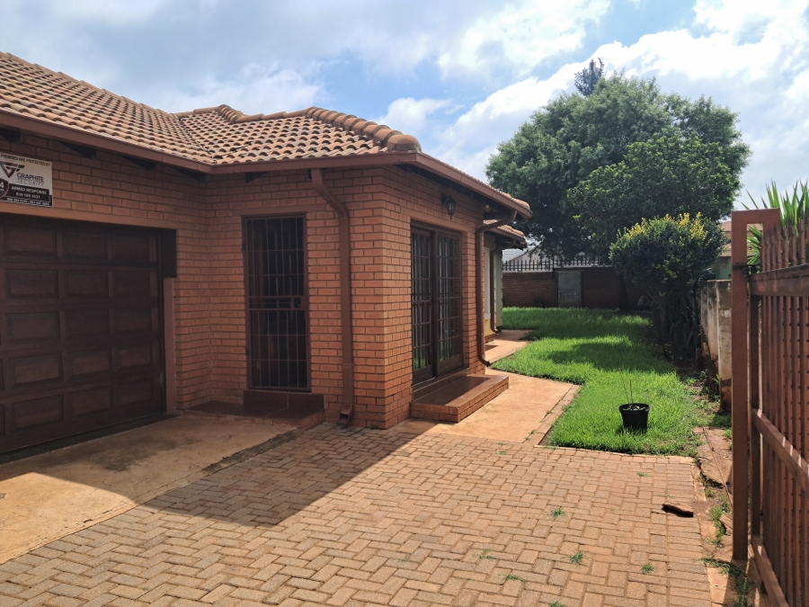 3 Bedroom Property for Sale in Dawn Park Gauteng