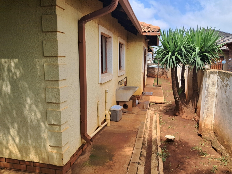 3 Bedroom Property for Sale in Dawn Park Gauteng