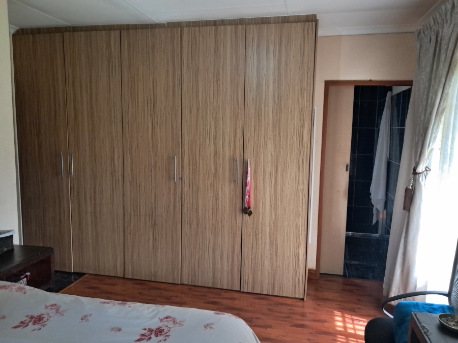 3 Bedroom Property for Sale in Dawn Park Gauteng