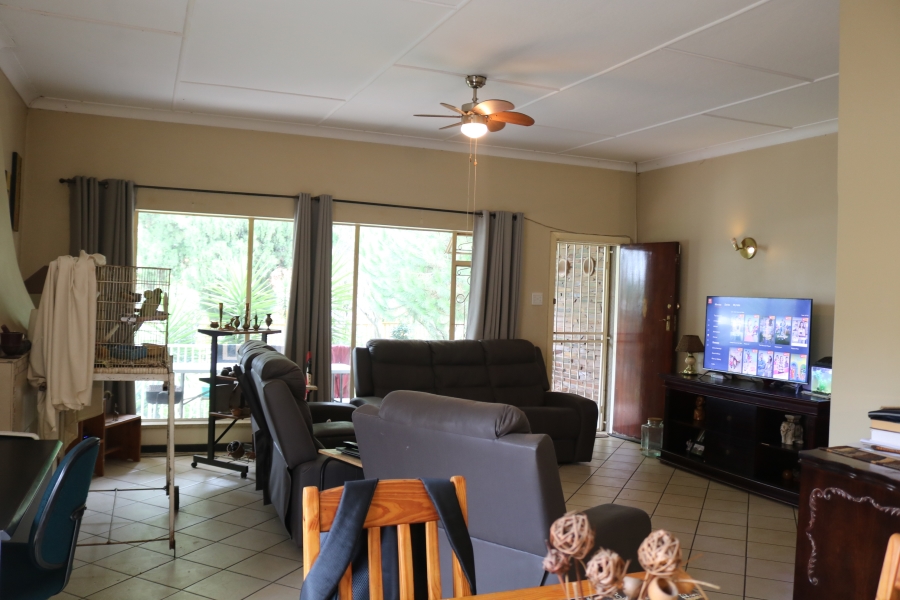 3 Bedroom Property for Sale in Farrarmere Gauteng