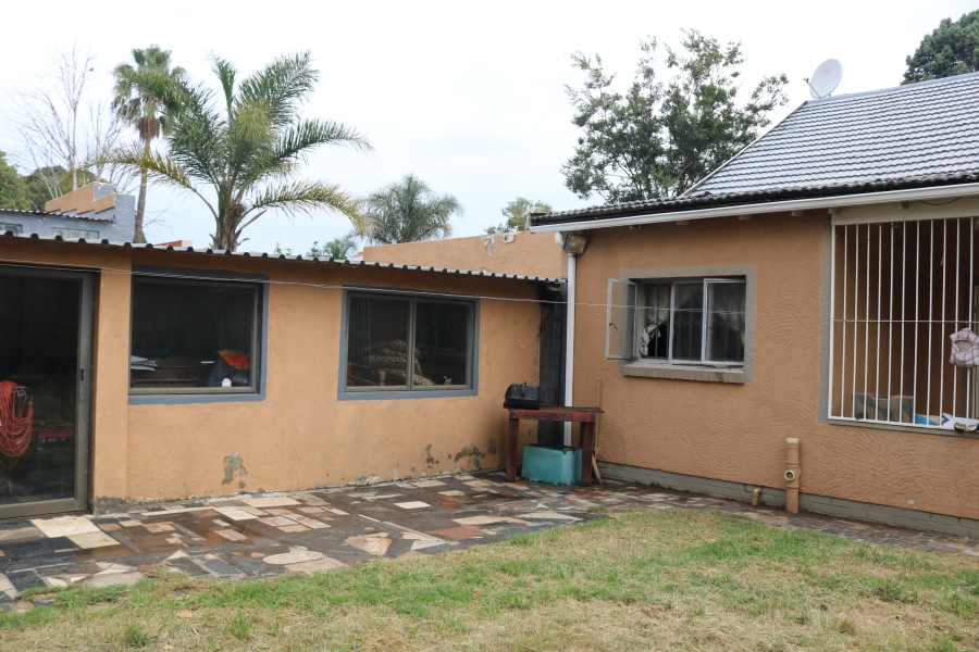 3 Bedroom Property for Sale in Farrarmere Gauteng