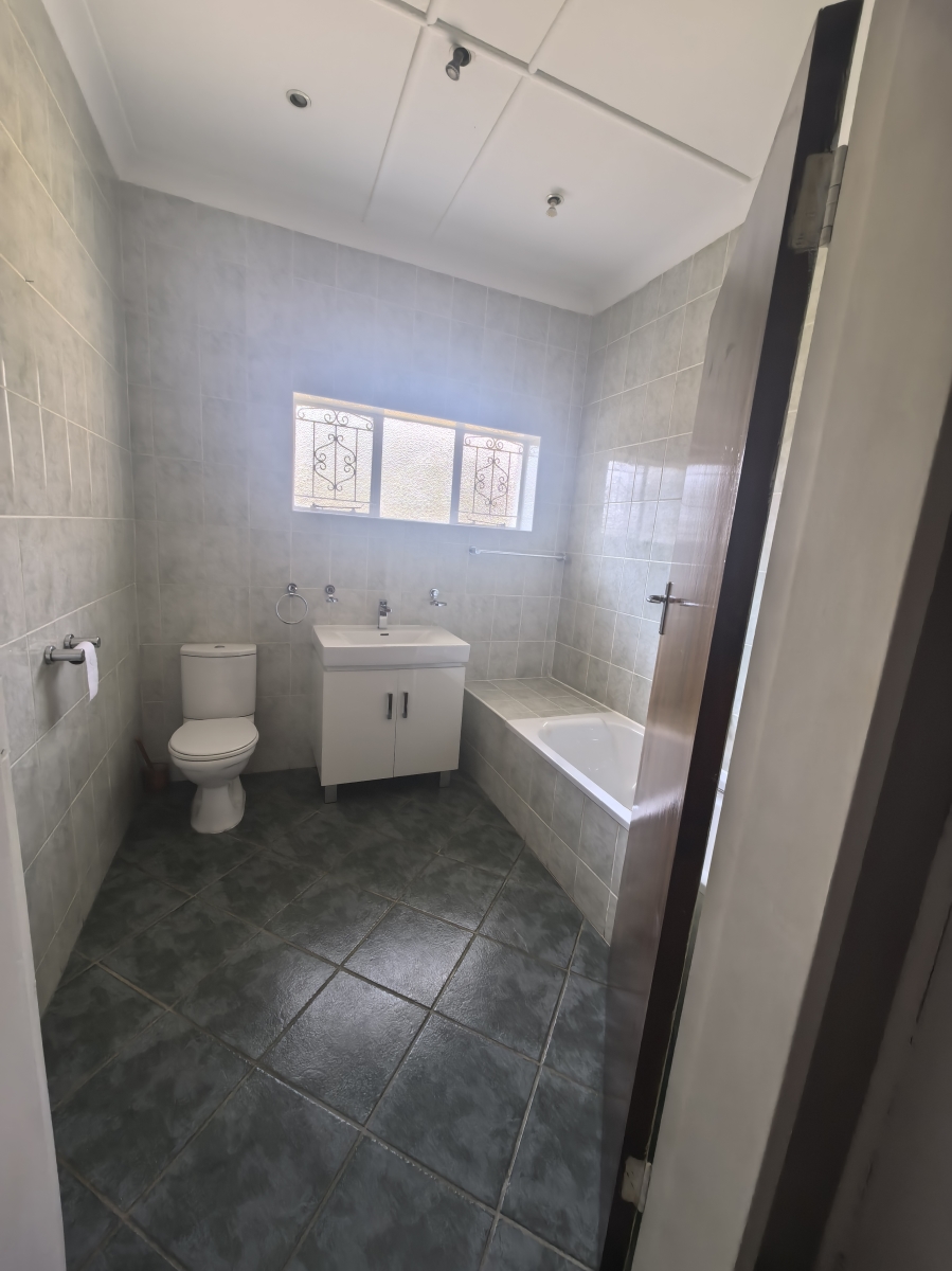 3 Bedroom Property for Sale in Farrarmere Gauteng