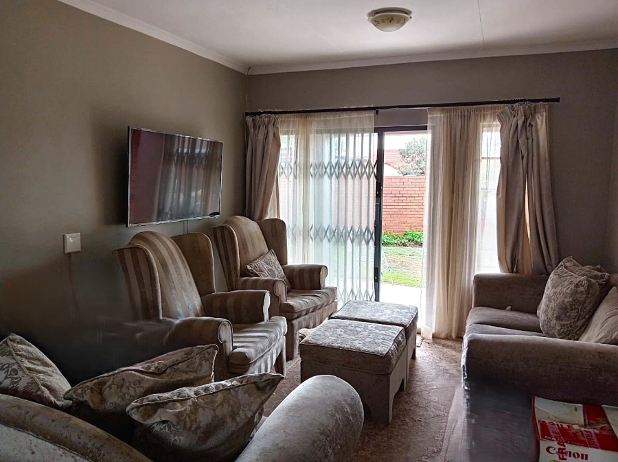3 Bedroom Property for Sale in Monavoni Gauteng