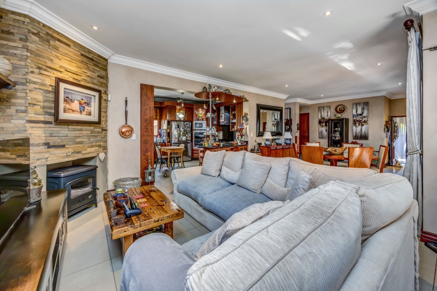 4 Bedroom Property for Sale in Broadacres Gauteng