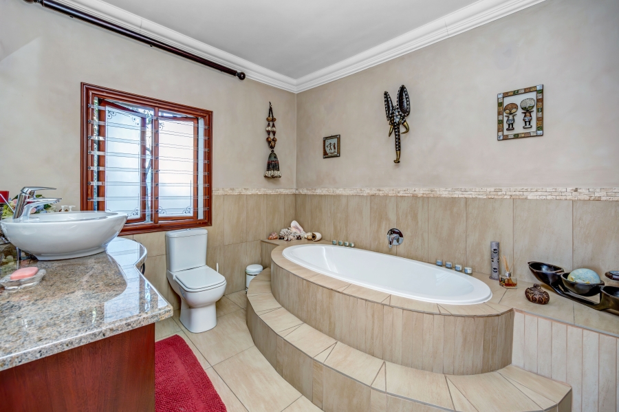 4 Bedroom Property for Sale in Broadacres Gauteng