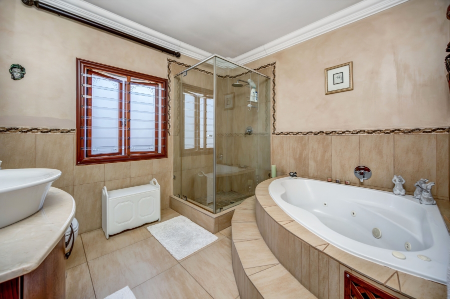 4 Bedroom Property for Sale in Broadacres Gauteng
