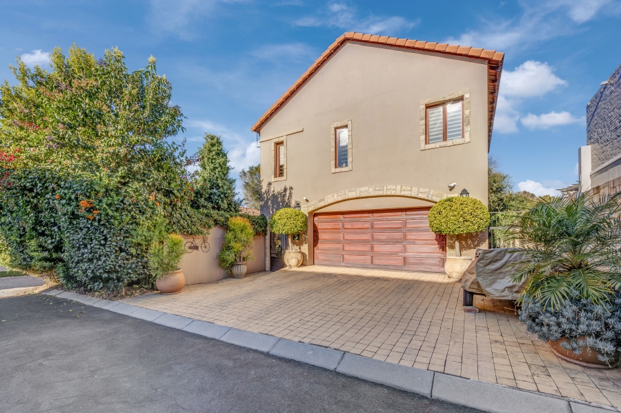 4 Bedroom Property for Sale in Broadacres Gauteng