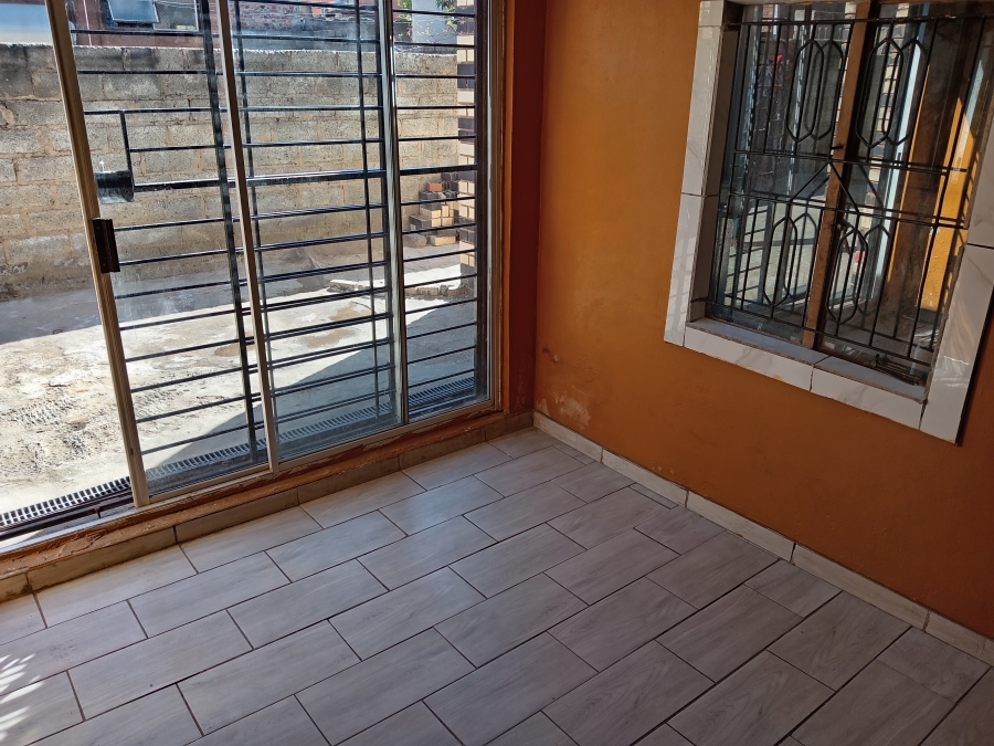 To Let 1 Bedroom Property for Rent in Olievenhoutbosch Gauteng