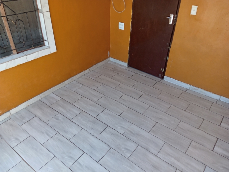 To Let 1 Bedroom Property for Rent in Olievenhoutbosch Gauteng