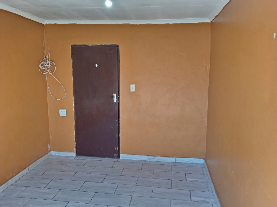 To Let 1 Bedroom Property for Rent in Olievenhoutbosch Gauteng