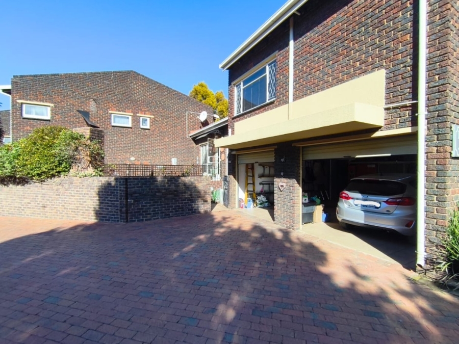 3 Bedroom Property for Sale in Brackenhurst Gauteng
