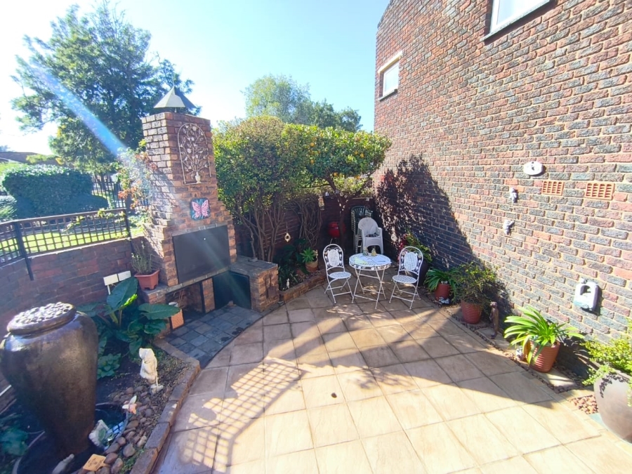 3 Bedroom Property for Sale in Brackenhurst Gauteng