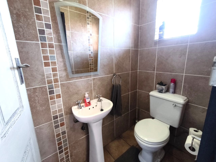 3 Bedroom Property for Sale in Brackenhurst Gauteng