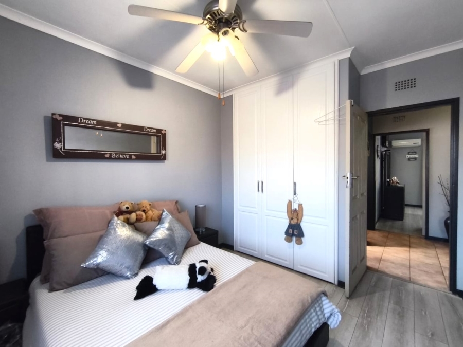 3 Bedroom Property for Sale in Brackenhurst Gauteng