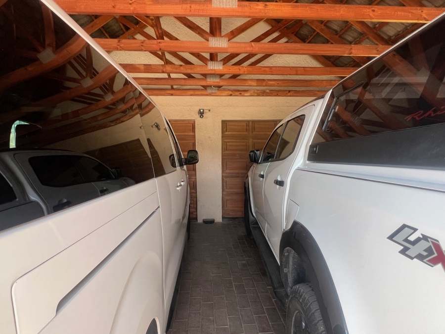5 Bedroom Property for Sale in Alberante Gauteng