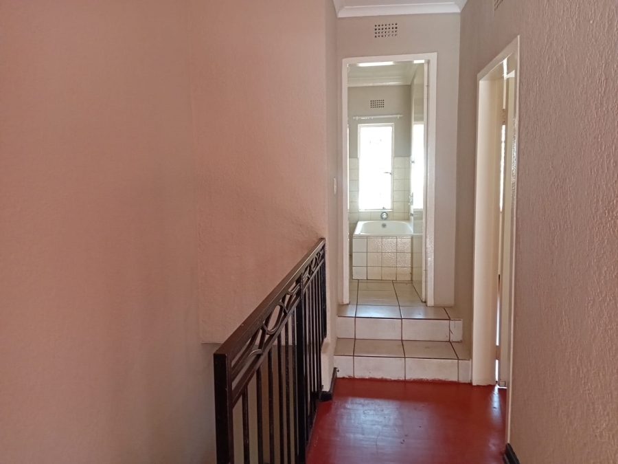 2 Bedroom Property for Sale in Windsor East Gauteng