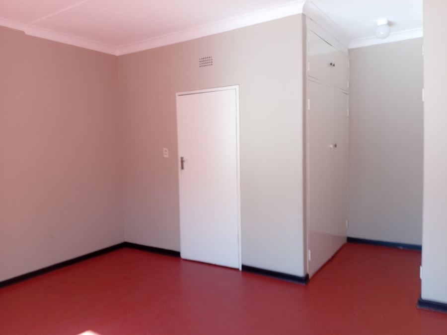 2 Bedroom Property for Sale in Windsor East Gauteng