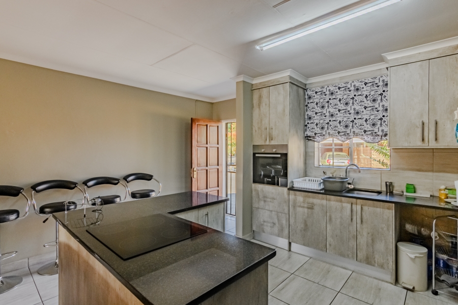 3 Bedroom Property for Sale in Sinoville Gauteng