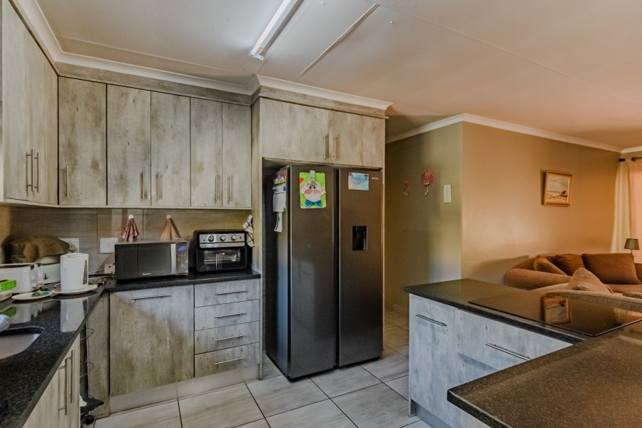 3 Bedroom Property for Sale in Sinoville Gauteng