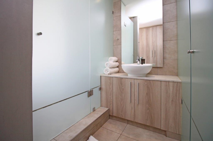 To Let 3 Bedroom Property for Rent in Rosebank Gauteng
