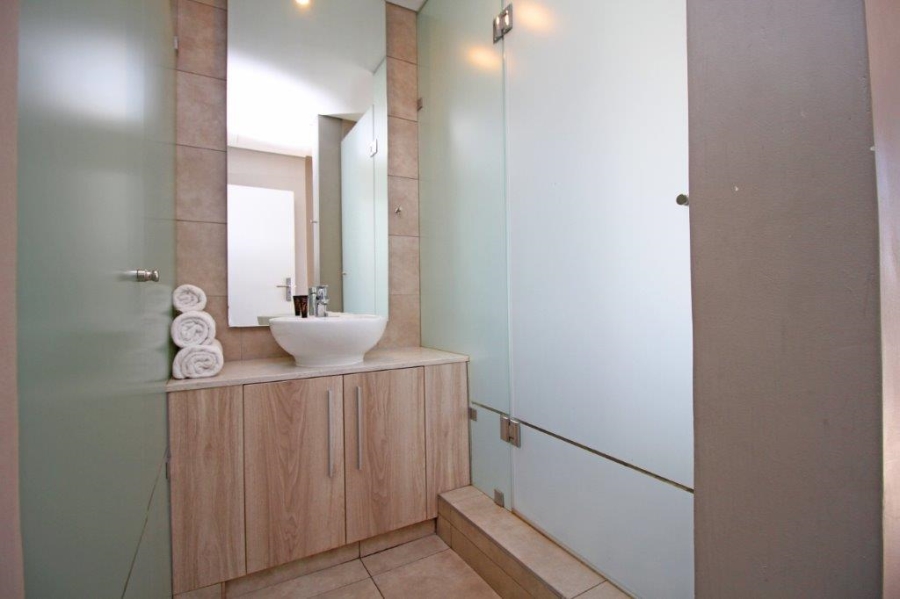 To Let 3 Bedroom Property for Rent in Rosebank Gauteng