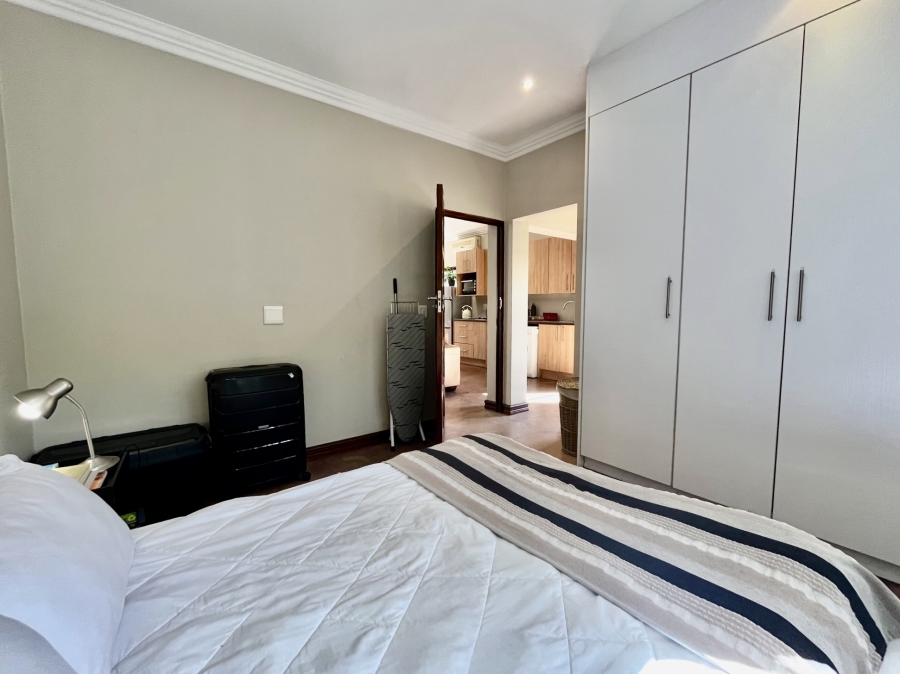 To Let 1 Bedroom Property for Rent in Linden Gauteng
